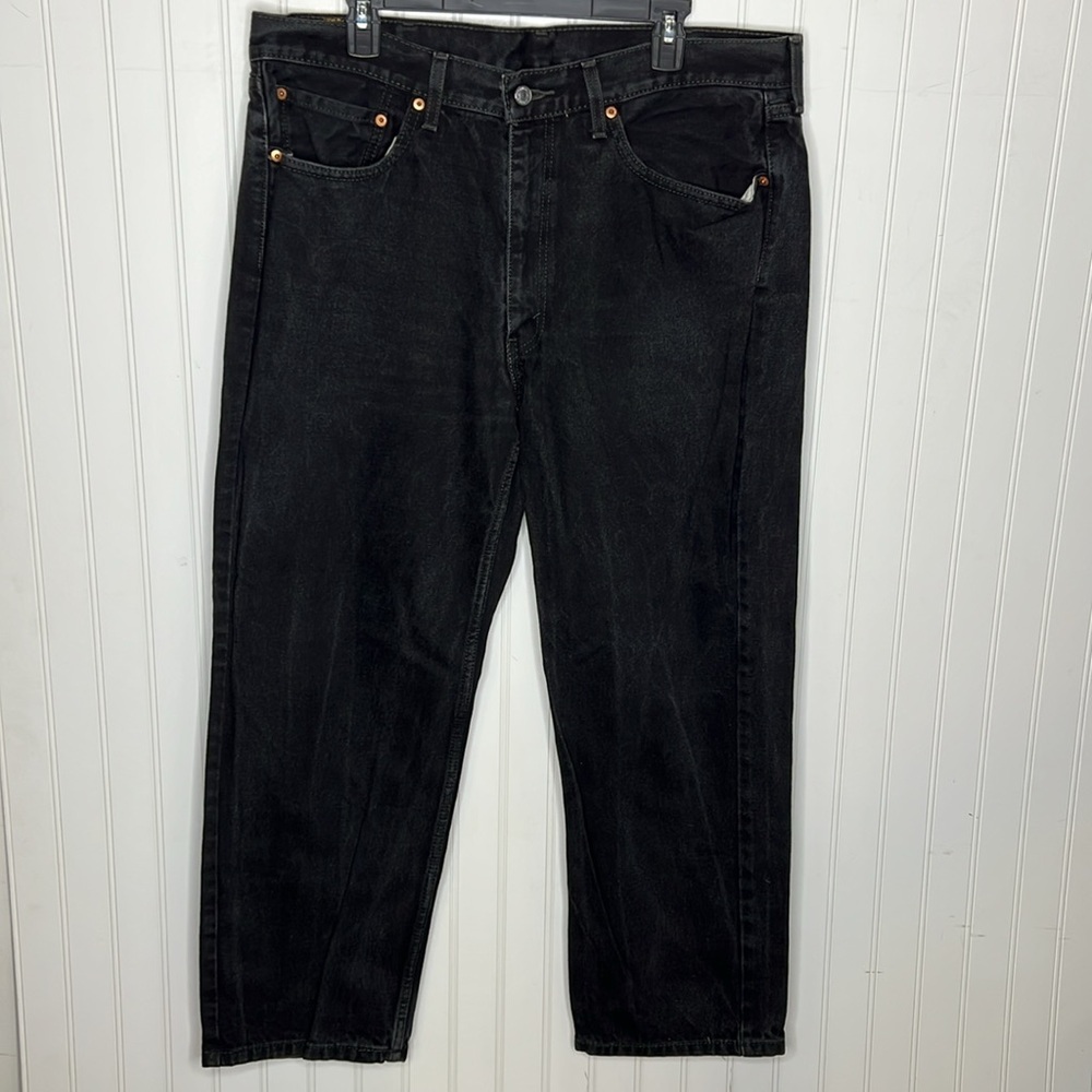 Black Levi’s Relaxed Tapered 550 Size 38X29